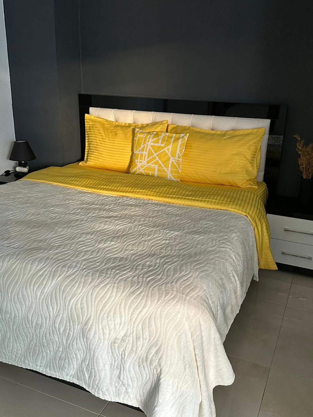 Marsela Gurma Apartments Sarandë Exteriör bild